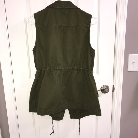 Green vest - Picture 3 of 3